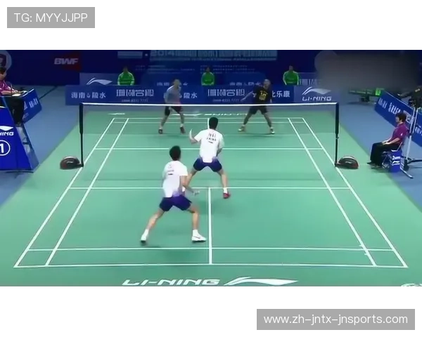 羽毛球如何鞭打